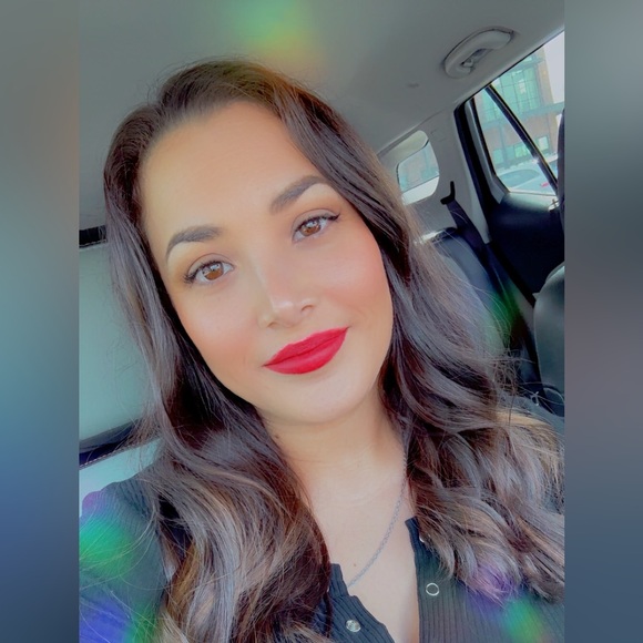 Meet your Posher, Jess - Picture 2 of 2